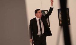 रशियन एंबेसडर को गोली मारने के बाद हमलावर चिल्लाया- अलेप्पो मत भूलना रशियन एंबेसडर को गोली मारने के बाद हमलावर चिल्लाया- अलेप्पो मत भूलना