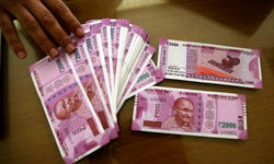 नए नोटों पर उर्जित पटेल के साइन पर PM से सवाल नए नोटों पर उर्जित पटेल के साइन पर PM से सवाल