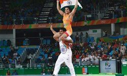 साक्षी पर तोहफों की बारिश, मिलेगा कैश, जमीन और सरकारी नौकरी साक्षी पर तोहफों की बारिश, मिलेगा कैश, जमीन और सरकारी नौकरी