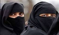 अमेरिका में उतारकर फेंका गया मुस्लिम छात्रा का हिजाब अमेरिका में उतारकर फेंका गया मुस्लिम छात्रा का हिजाब