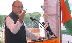 पाकिस्तान की नई रणनीति है कश्मीर में पत्थरबाजी : जेटली