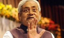 शराबबंदी पर अकेले पड़ गए हैं नीतीश, सहयोगी भी खड़े कर रहे हैं हाथ शराबबंदी पर अकेले पड़ गए हैं नीतीश, सहयोगी भी खड़े कर रहे हैं हाथ