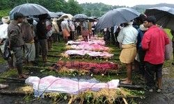 जलाने के नहीं थे पैसे, हिंदू परिवार को शव पड़े दफनाने जलाने के नहीं थे पैसे, हिंदू परिवार को शव पड़े दफनाने