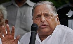 लोकसभा में दुखी होकर बोले नेताजी - हमारे दो शेर मर गए, CM के रूप में मोदी ने किया था भेंट लोकसभा में दुखी होकर बोले नेताजी - हमारे दो शेर मर गए, CM के रूप में मोदी ने किया था भेंट