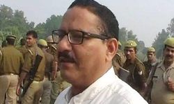 बदमाशों के हौसले इस कदर बढे हुए है , एसडीएम को घर में घुसकर दी जान से मरने की धमकी बदमाशों के हौसले इस कदर बढे हुए है , एसडीएम को घर में घुसकर दी जान से मरने की धमकी