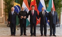 मोदी ने सख्ती से उठाया आतंकवाद का मुद्दा, बोले-कौन दे रहा इन्हें हथियार? मोदी ने सख्ती से उठाया आतंकवाद का मुद्दा, बोले-कौन दे रहा इन्हें हथियार?