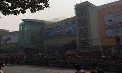 कोलकाता के साउथ सिटी मॉल में लगी आग कोलकाता के साउथ सिटी मॉल में लगी आग