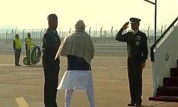 दिल्लीः पीएम मोदी #jayalalithaa को श्रद्धांजलि देने के लिए चेन्नै रवाना।