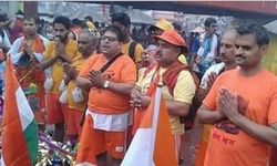 संघ ने यूपी में की ध्रुवीकरण की तैयारी, देश में पहली बार धार्मिक यात्रा में तिरंगा लेकर निकले संघ ने यूपी में की ध्रुवीकरण की तैयारी, देश में पहली बार धार्मिक यात्रा में तिरंगा लेकर निकले