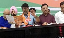 MCD рдЪреБрдирд╛рд╡: BJP рдХрд╛ 10 рд░реБрдкрдпреЗ рдореЗрдВ рдЦрд╛рдирд╛ рджреЗрдиреЗ рдХрд╛ рд╡рд╛рджрд╛ MCD рдЪреБрдирд╛рд╡: BJP рдХрд╛ 10 рд░реБрдкрдпреЗ рдореЗрдВ рдЦрд╛рдирд╛ рджреЗрдиреЗ рдХрд╛ рд╡рд╛рджрд╛