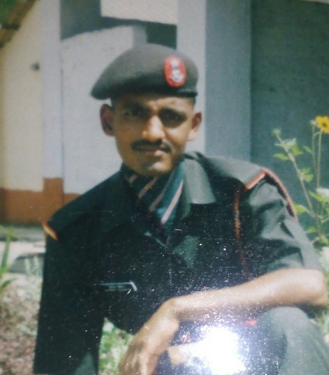 गणेश शंकर यादव के साथ कश्मीर में यूपी के चार जवान शहीद गणेश शंकर यादव के साथ कश्मीर में यूपी के चार जवान शहीद