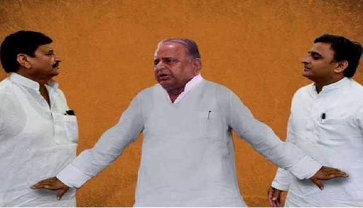 मुलायम ने शिवपाल का इस्तीफा फाड़कर फेंका, मुलायम ने शिवपाल का इस्तीफा फाड़कर फेंका,