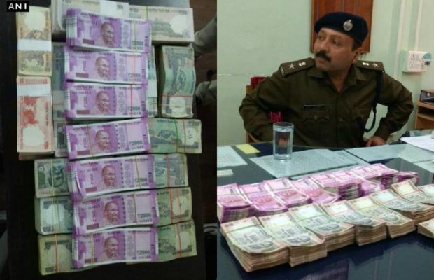 गुजरात से नए नोटों में 13 लाख तो मध्‍य प्रदेश में 14.40 लाख की रकम जब्‍त