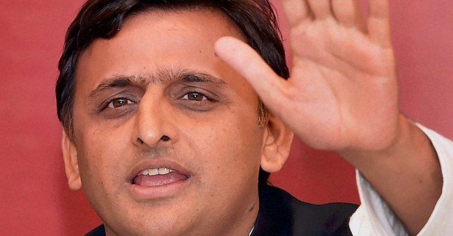 चाचा के आने से अखिलेश खुश, बोले- अच्छा लगा प्रदेशाध्यक्ष आए