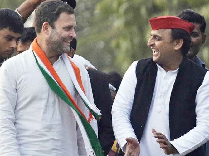 अखिलेश की रैलियों को लेकर प्रशांत की स्ट्रैटजी: मोदी पर तीखा हमला न करें अखिलेश की रैलियों को लेकर प्रशांत की स्ट्रैटजी: मोदी पर तीखा हमला न करें