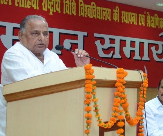 मुलायम सिंह को आय से अधिक संपत्ति के मामले में सुप्रीम कोर्ट से राहत मुलायम सिंह को आय से अधिक संपत्ति के मामले में सुप्रीम कोर्ट से राहत