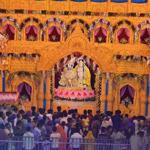 कान्हा की नगरी में जन्माष्टमी की धूम, उमड़ा भक्तों का सैलाब कान्हा की नगरी में जन्माष्टमी की धूम, उमड़ा भक्तों का सैलाब