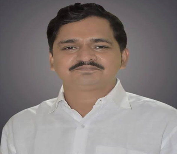 शिवपाल के करीबी MLC को जेल से आया फोन, हत्यारोपी ने दी अंजाम भुगतने की धमकी शिवपाल के करीबी MLC को जेल से आया फोन, हत्यारोपी ने दी अंजाम भुगतने की धमकी