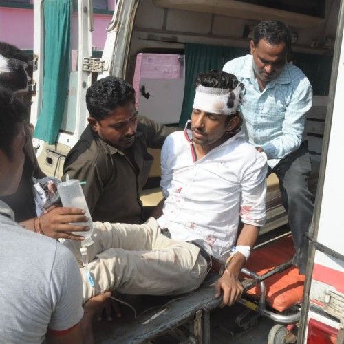 इलाहाबाद यूनिवर्सिटी के छात्रनेताओं का एक्सीडेंट, दो की मौत इलाहाबाद यूनिवर्सिटी के छात्रनेताओं का एक्सीडेंट, दो की मौत