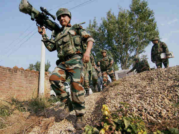 पाकिस्तान ने फिर किया सीजफायर उल्लंघन, सेना ने दिया मुंहतोड़ जवाब पाकिस्तान ने फिर किया सीजफायर उल्लंघन, सेना ने दिया मुंहतोड़ जवाब
