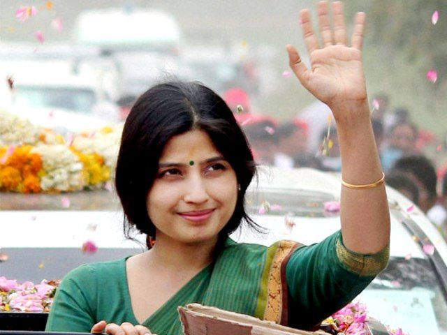 डिम्पल को महिलाओं के मुद्दे पर ज्यादा बात करने का दिशा-देते हैं अखिलेश डिम्पल को महिलाओं के मुद्दे पर ज्यादा बात करने का दिशा-देते हैं अखिलेश