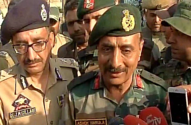 50 घंटे बाद पंपोर ऑपरेशन खत्म, बिल्डिंग में घुसे आतंकी ढेर 50 घंटे बाद पंपोर ऑपरेशन खत्म, बिल्डिंग में घुसे आतंकी ढेर