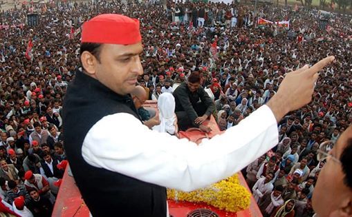 समर्थक शांत रहें, साजिश करने वालों से युवा निपटेंगेः अखिलेश समर्थक शांत रहें, साजिश करने वालों से युवा निपटेंगेः अखिलेश