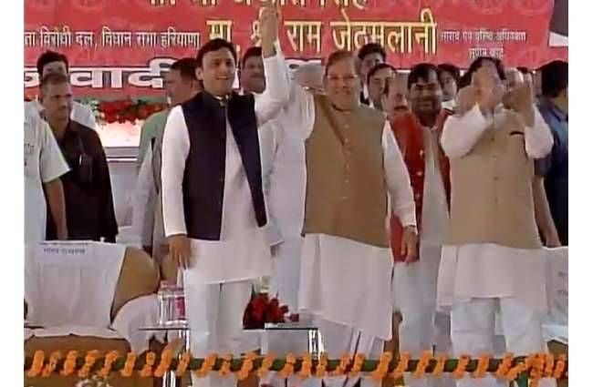 LIVE: SP के 25 साल पूरे होने पर शक्ति प्रदर्शन शुरू, लालू-शरद, देवेगौड़ा समेत प्रशांत किशोर से मिले CM LIVE: SP के 25 साल पूरे होने पर शक्ति प्रदर्शन शुरू, लालू-शरद, देवेगौड़ा समेत प्रशांत किशोर से मिले CM