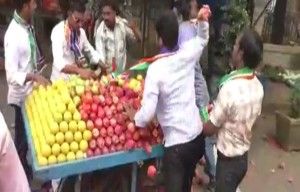 उत्तर भारतीयों के खिलाफ फिर गुंडागर्दी पर उतरी MNS उत्तर भारतीयों के खिलाफ फिर गुंडागर्दी पर उतरी MNS