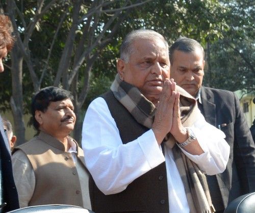 हरदोई के बैनर – पोस्टरों से नरेश अग्रवाल ने नेताजी का फोटो नहीं लगाया हरदोई के बैनर – पोस्टरों से नरेश अग्रवाल ने नेताजी का फोटो नहीं लगाया