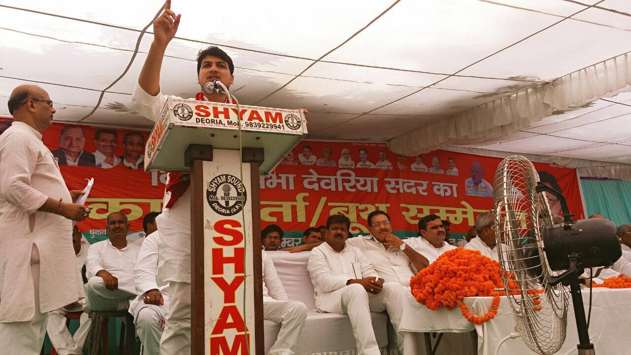 सपा सरकार में हर वर्ग का विकास हुआ : मनीष सिंह सपा सरकार में हर वर्ग का विकास हुआ : मनीष सिंह