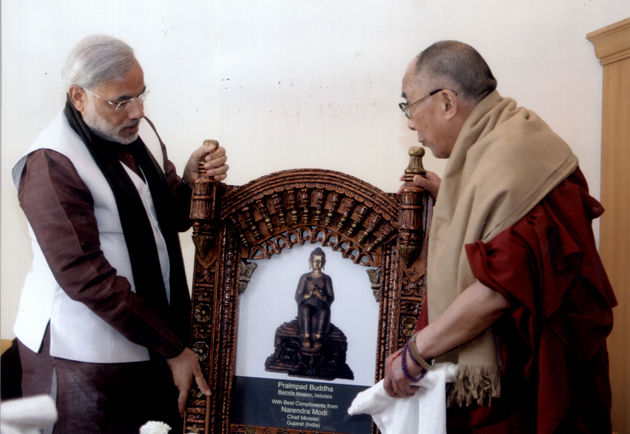 दलाई लामा की उपस्थिति मे मोदी आज करेंगे तीन दिवसीय महिला संसद का शुभारंभ दलाई लामा की उपस्थिति मे मोदी आज करेंगे तीन दिवसीय महिला संसद का शुभारंभ