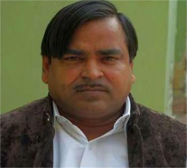 गायत्री प्रजापति को दोबारा कैबिनेट में शामिल किए जाने के खिलाफ याचिका पर फैसला सुरक्षित गायत्री प्रजापति को दोबारा कैबिनेट में शामिल किए जाने के खिलाफ याचिका पर फैसला सुरक्षित