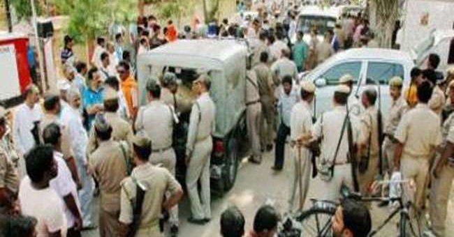 दो समुदायों में संघर्ष के बाद बुलंदशहर में तनाव दो समुदायों में संघर्ष के बाद बुलंदशहर में तनाव