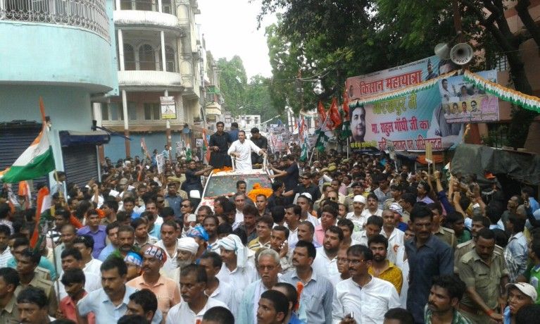 राहुल की खाट पंचायत हुई रद्द, रोड शो करेंगे राहुल की खाट पंचायत हुई रद्द, रोड शो करेंगे