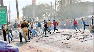 गोरखपुर मे सवर्णों और दलितों मे हुई जम कर मारपीट, बीच-बचाव मे सीओ भी हुये घायल गोरखपुर मे सवर्णों और दलितों मे हुई जम कर मारपीट, बीच-बचाव मे सीओ भी हुये घायल