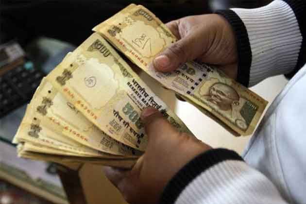 अगस्त में बढ़कर आएगी सैलरी, जानें आपके अकाउंट में आएंगे कितने पैसे अगस्त में बढ़कर आएगी सैलरी, जानें आपके अकाउंट में आएंगे कितने पैसे