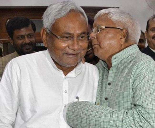 UP चुनाव को ले गरमाई बिहार की राजनीति, नीतीश बोले- JDU का चुनाव लड़ना तय UP चुनाव को ले गरमाई बिहार की राजनीति, नीतीश बोले- JDU का चुनाव लड़ना तय