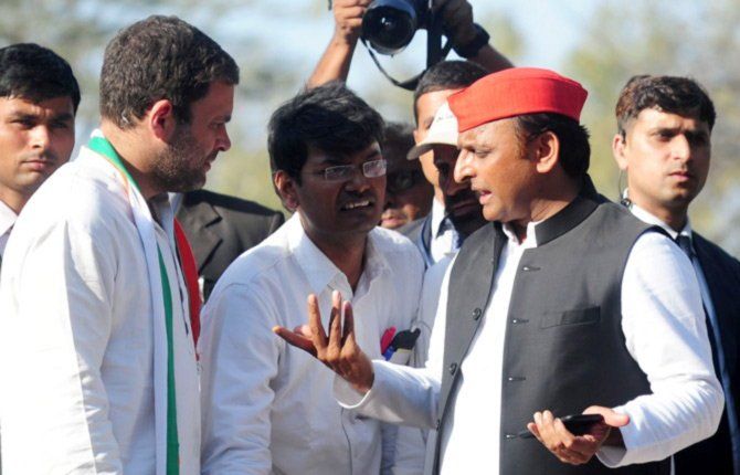 समाजवादी जब जोश में होते हैं तो हाथ छोड़ भी साइकिल चला लेते हैं: अखिलेश समाजवादी जब जोश में होते हैं तो हाथ छोड़ भी साइकिल चला लेते हैं: अखिलेश