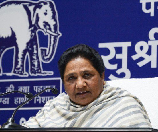 मुलायम के बाद उनके बबुआ की चापलूसी कर रहे हैं आजम: मायावती मुलायम के बाद उनके बबुआ की चापलूसी कर रहे हैं आजम: मायावती