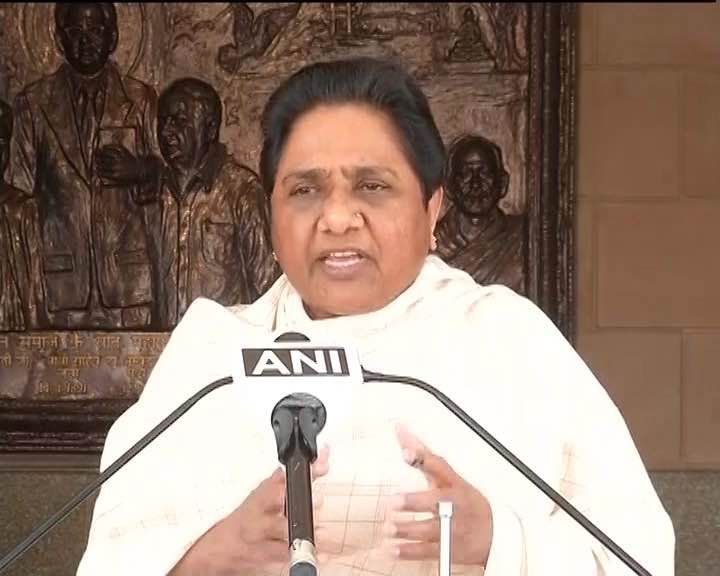 बसपा को वोट दे, सपा बीजेपी को नही - मायावती बसपा को वोट दे, सपा बीजेपी को नही - मायावती