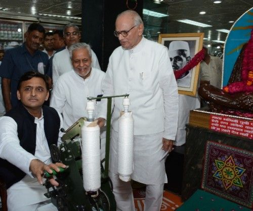 गांधी जी के दिखाए रास्ते पर हम सब चलें-मुख्यमंत्री गांधी जी के दिखाए रास्ते पर हम सब चलें-मुख्यमंत्री