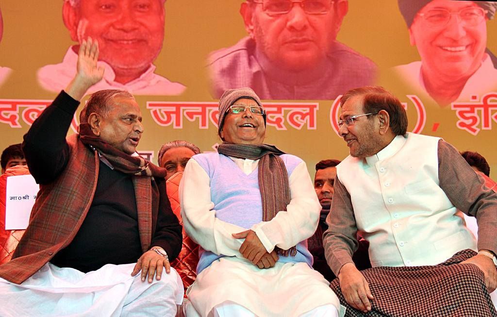 समारोह को लेकर सतर्क समाजवादी कुनबा समारोह को लेकर सतर्क समाजवादी कुनबा