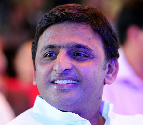 मुख्यमंत्री अखिलेश यादव की फ्री स्मार्टफोन योजना ....... मुख्यमंत्री अखिलेश यादव की फ्री स्मार्टफोन योजना .......