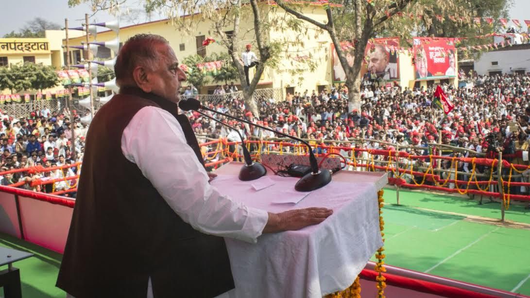 व्यापारी और किसान सगे भाई की तरह होते हैं – मुलायम सिंह यादव व्यापारी और किसान सगे भाई की तरह होते हैं – मुलायम सिंह यादव