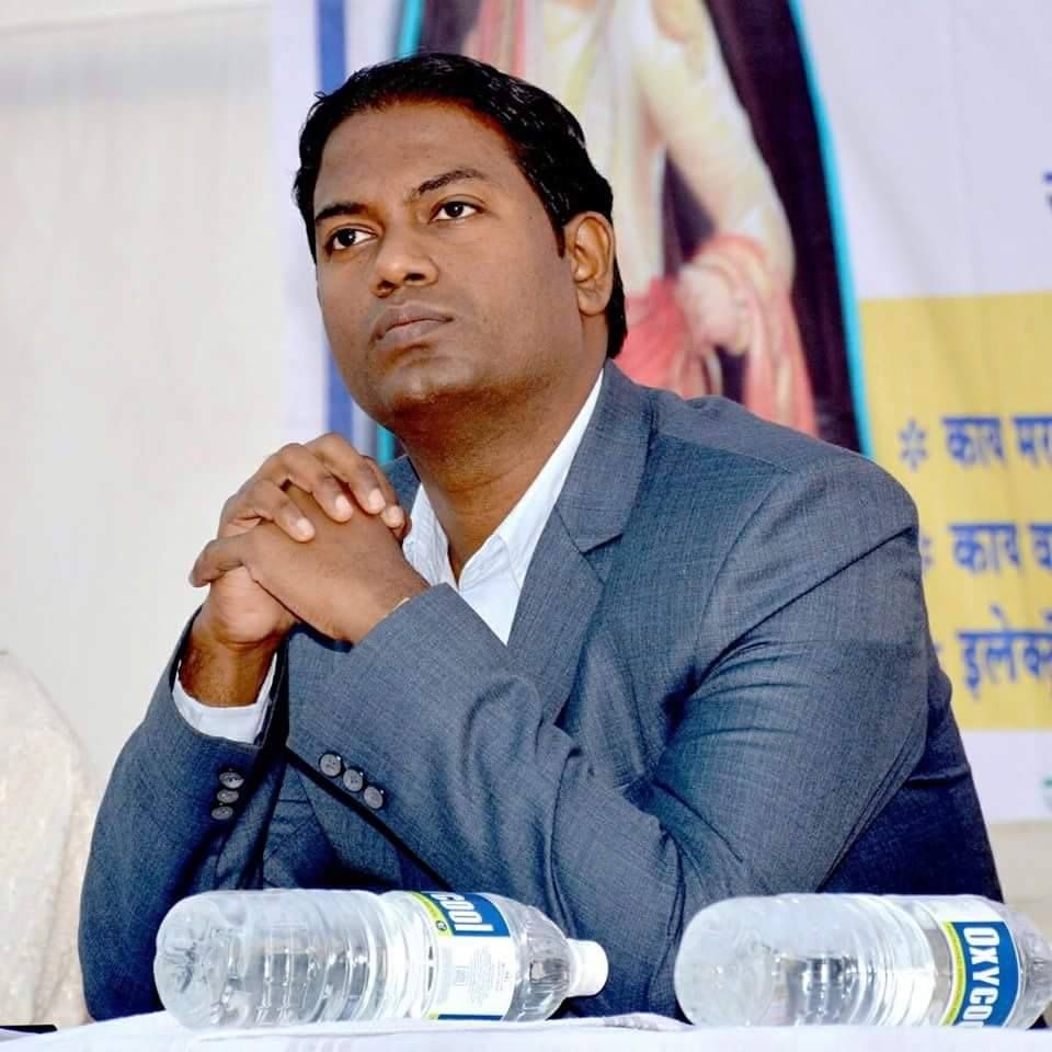काशीराम के मिशन को कमीशनखोरी मे बदल दिया बसपा प्रमुख मायावती ने – राज रत्न आंबेडकर काशीराम के मिशन को कमीशनखोरी मे बदल दिया बसपा प्रमुख मायावती ने – राज रत्न आंबेडकर