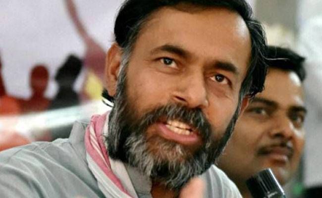 शराब के ठेकों को लेकर योगेंद्र यादव ने केजरीवाल को लिखा खुला खत, पढिये शराब के ठेकों को लेकर योगेंद्र यादव ने केजरीवाल को लिखा खुला खत, पढिये