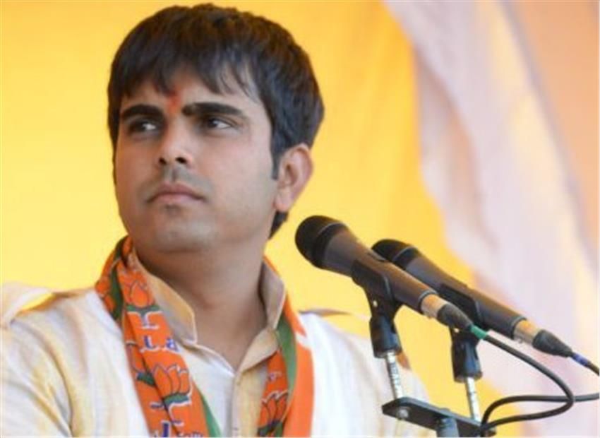MP सरकार के मंत्री के बेटे पर लगा 80 करोड़ ठगने का आरोप, फरार MP सरकार के मंत्री के बेटे पर लगा 80 करोड़ ठगने का आरोप, फरार