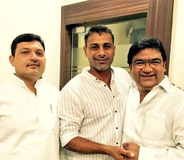 सीएम अखिलेश यादव का मास्टर स्ट्रोक क्रिकेटर प्रवीण कुमार इंट्री सीएम अखिलेश यादव का मास्टर स्ट्रोक क्रिकेटर प्रवीण कुमार इंट्री