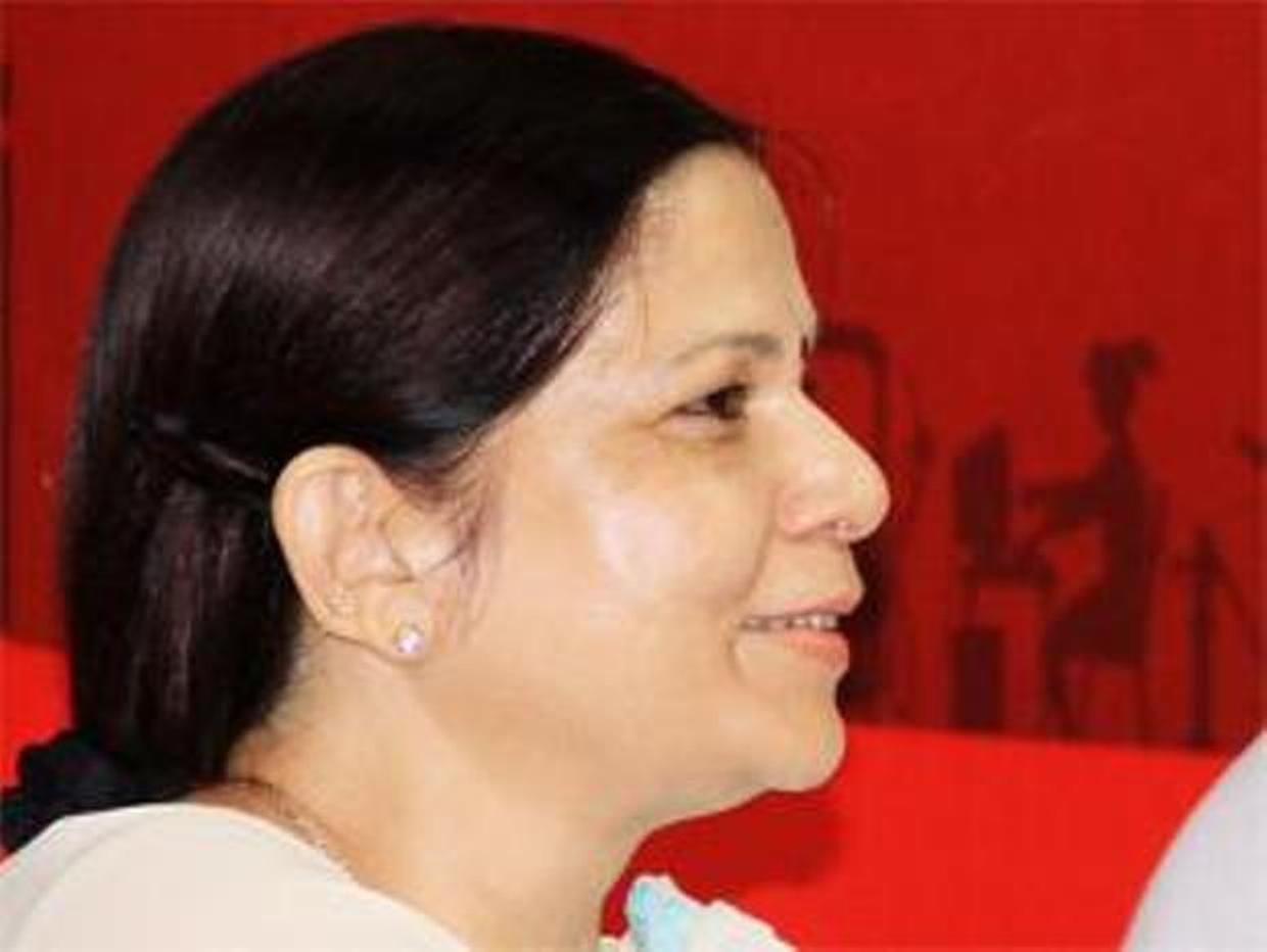 रंजना वाजपेयी को भी अखिलेश ने कर दिया बर्खास्त